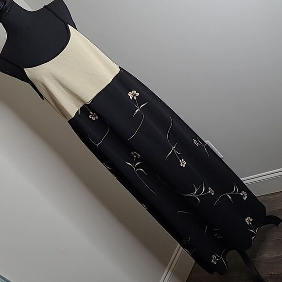 Impatiens Maxie dress - Picture 1 of 8